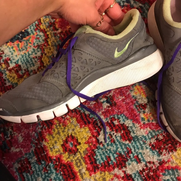 Nike’s women’s running sneaker - Picture 3 of 4